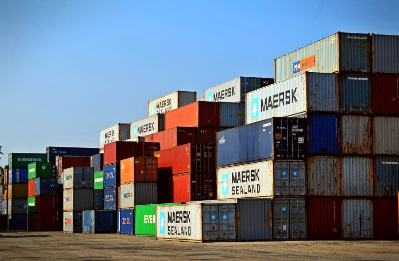 Prendre contact avec un expert maritime pour l’inspection de l’état général des conteneurs proche du Havre 76